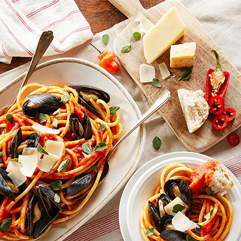 Bucatini with Spicy Red Mussel Sauce